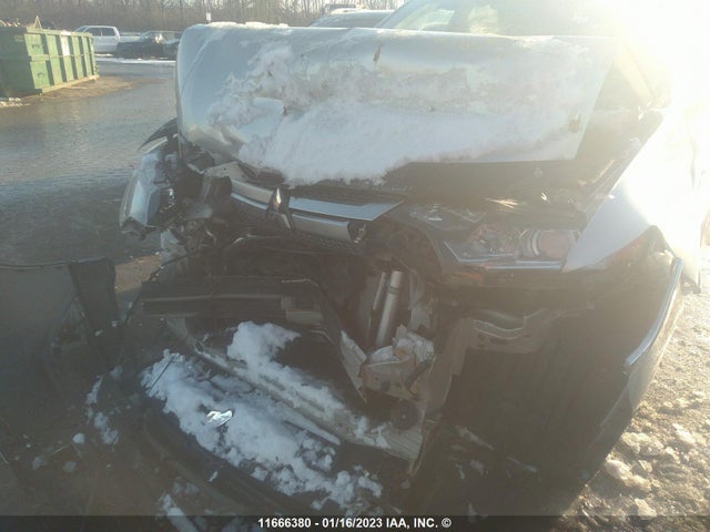 JA4AZ2A39KZ604914 Mitsubishi Outlander Es