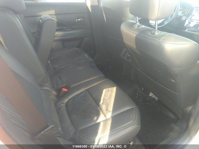 JA4AZ2A39KZ604914 Mitsubishi Outlander Es