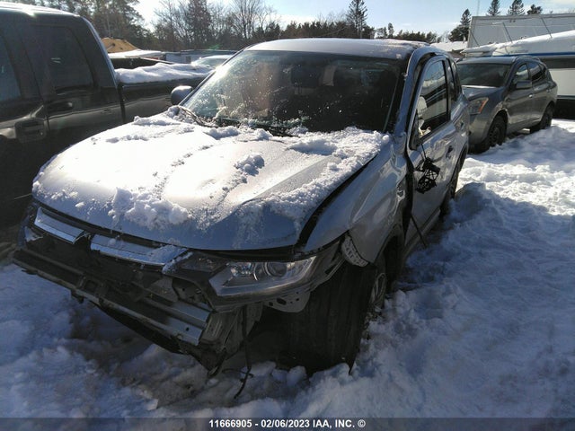 JA4AZ2A32JZ601965 Mitsubishi Outlander Es