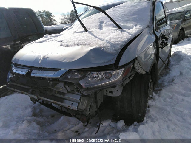 JA4AZ2A32JZ601965 Mitsubishi Outlander Es