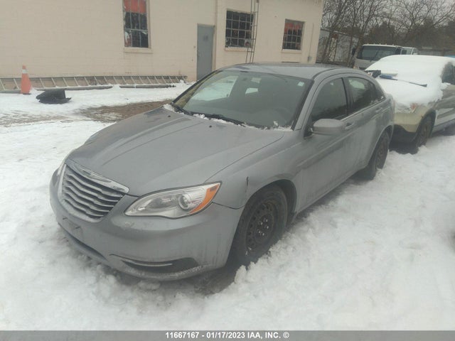 Chrysler 200 2013 1C3CCBAB3DN696656 Image 2