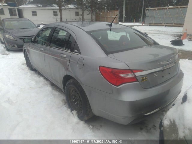 Chrysler 200 2013 1C3CCBAB3DN696656 Image 4