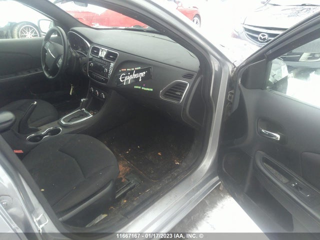 Chrysler 200 2013 1C3CCBAB3DN696656 Image 6