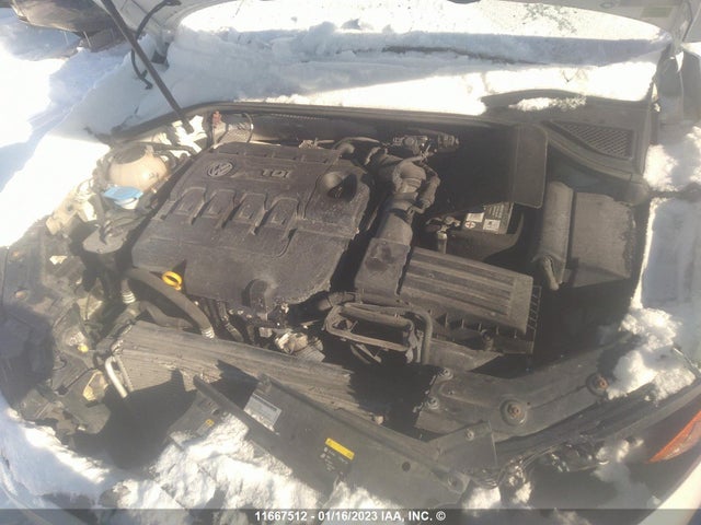 1VWBV7A35FC046701 Volkswagen PASSAT SE