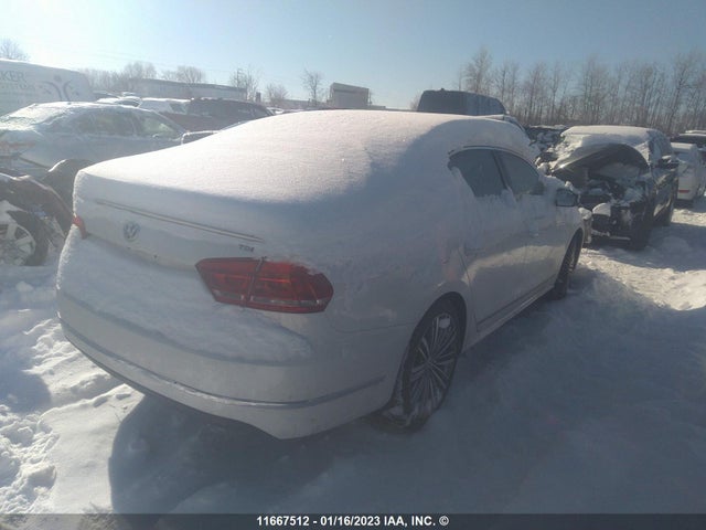 1VWBV7A35FC046701 Volkswagen PASSAT SE