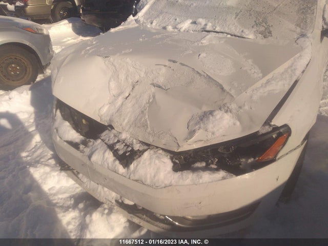 1VWBV7A35FC046701 Volkswagen PASSAT SE