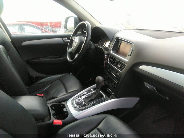WA1VFCFP5CA018030 Audi Q5 Prestige