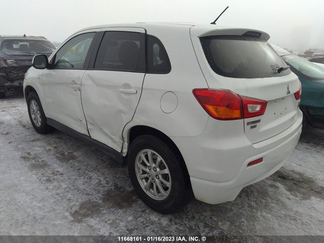 JA4AJ3AU6BZ607971 Mitsubishi RVR SE