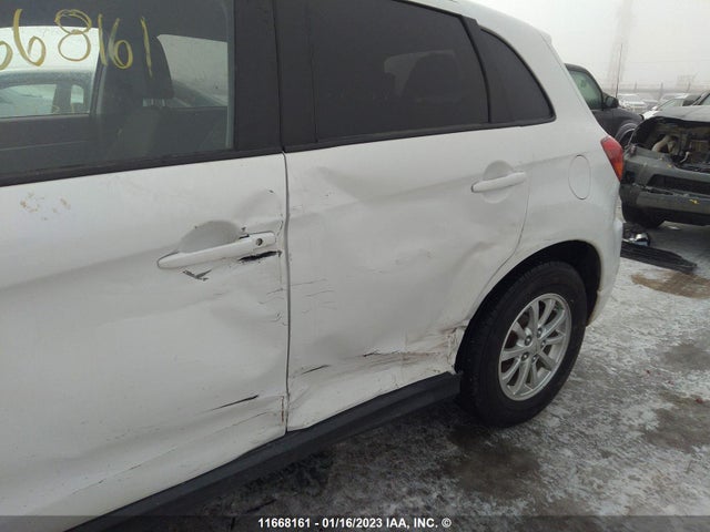 JA4AJ3AU6BZ607971 Mitsubishi RVR SE
