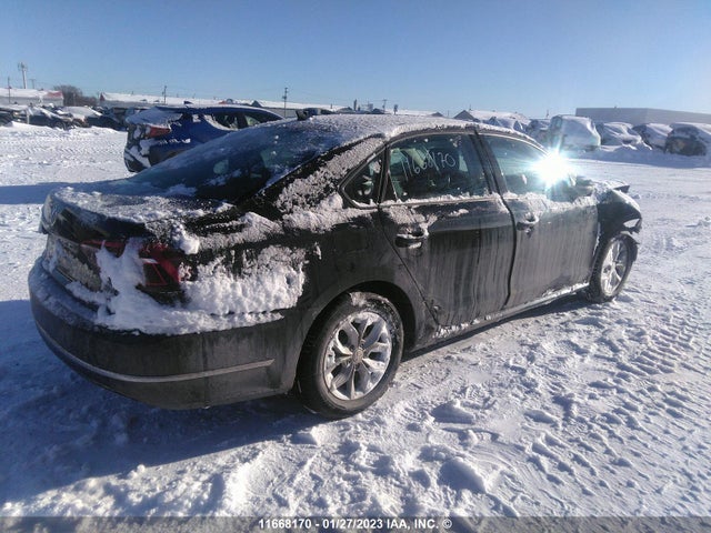 1VWAA7A30JC031054 Volkswagen Passat S/r-line