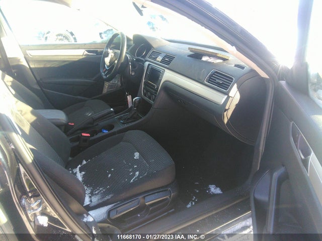 1VWAA7A30JC031054 Volkswagen Passat S/r-line