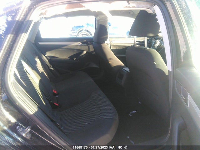 1VWAA7A30JC031054 Volkswagen Passat S/r-line