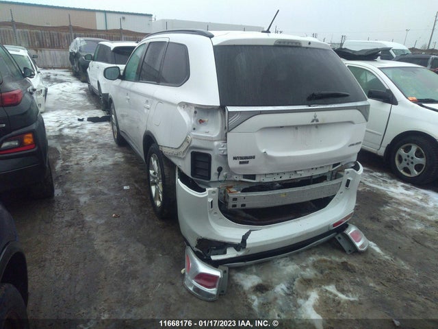 JA4AZ2A37FZ602813 Mitsubishi Outlander Es