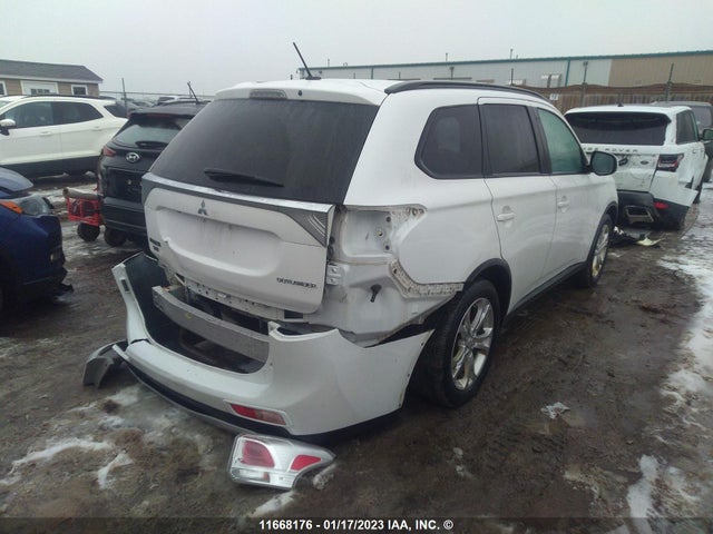 JA4AZ2A37FZ602813 Mitsubishi Outlander Es