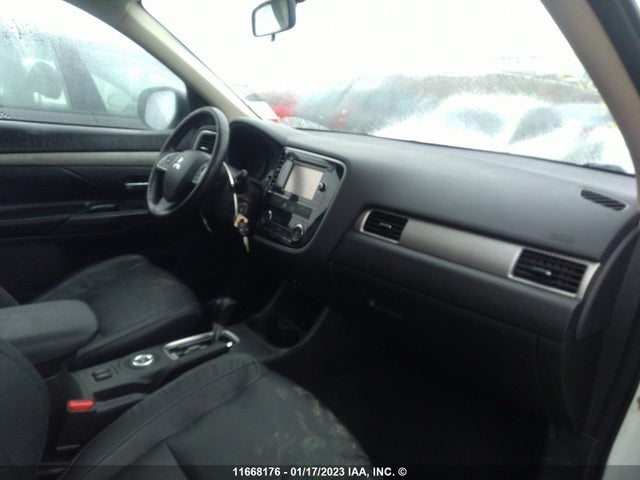JA4AZ2A37FZ602813 Mitsubishi Outlander Es