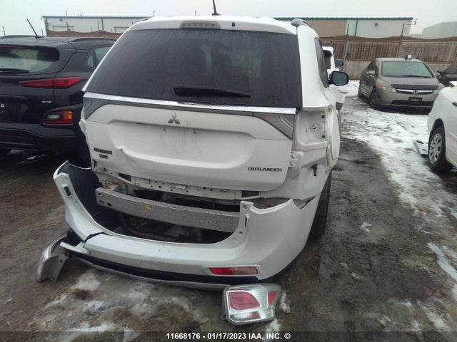 JA4AZ2A37FZ602813 Mitsubishi Outlander Es