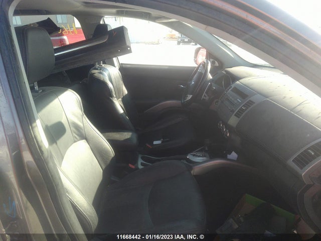 JA4JT5AX6BU609846 Mitsubishi OUTLANDER GT