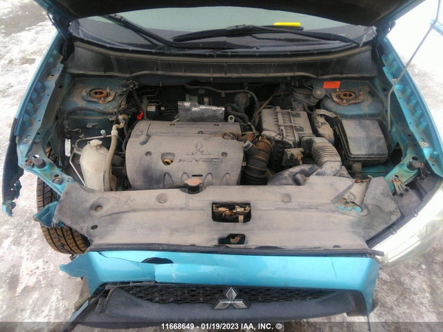 JA4AH3AU3BZ601685 Mitsubishi RVR SE