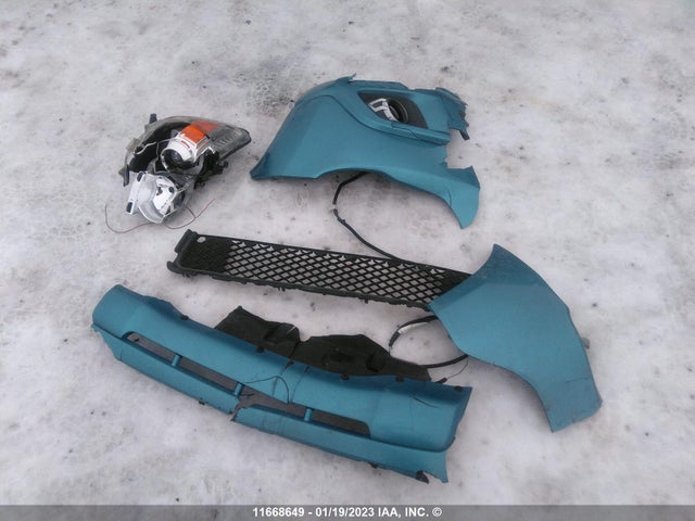 JA4AH3AU3BZ601685 Mitsubishi RVR SE