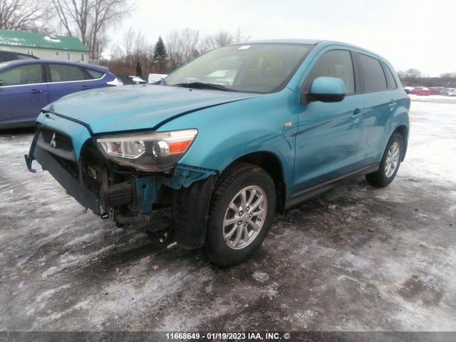 JA4AH3AU3BZ601685 Mitsubishi RVR SE