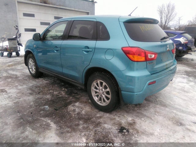 JA4AH3AU3BZ601685 Mitsubishi RVR SE