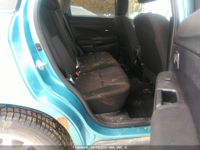 JA4AH3AU3BZ601685 Mitsubishi RVR SE