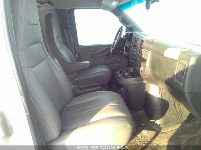 Chevrolet Express G2500 2018 1GCWGAFP7J1237418 Image 6