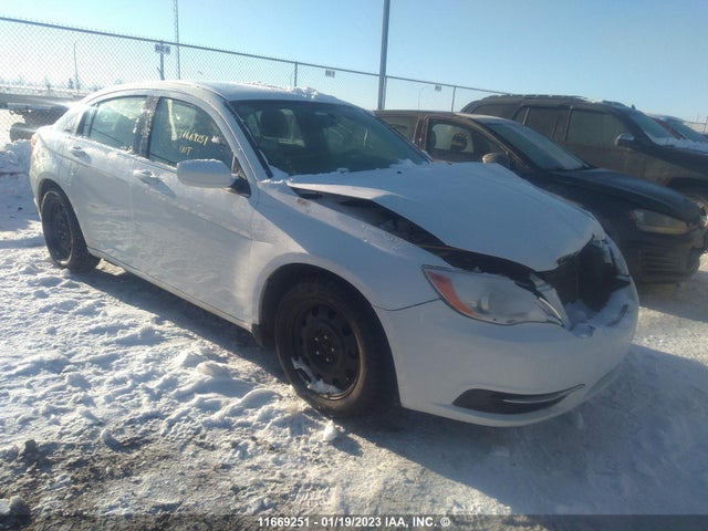 1C3CCBAB6DN667815 Chrysler 200 LX