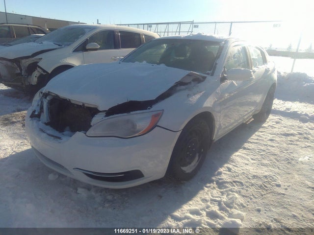 1C3CCBAB6DN667815 Chrysler 200 LX