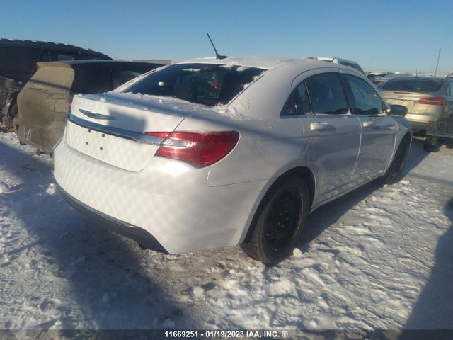 1C3CCBAB6DN667815 Chrysler 200 LX