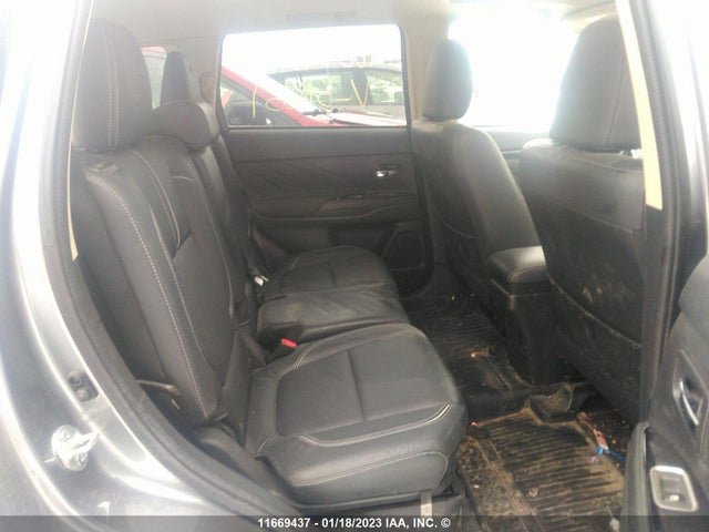 JA4J24A57JZ618651 Mitsubishi Outlander Se/gt