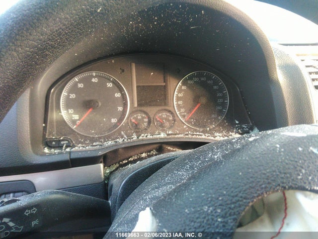 Volkswagen Rabbit 2008 WVWCA71K28W197801 Image 8
