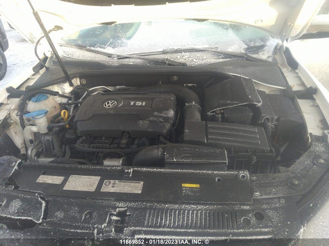 1VWBS7A38EC098525 Volkswagen PASSAT SE