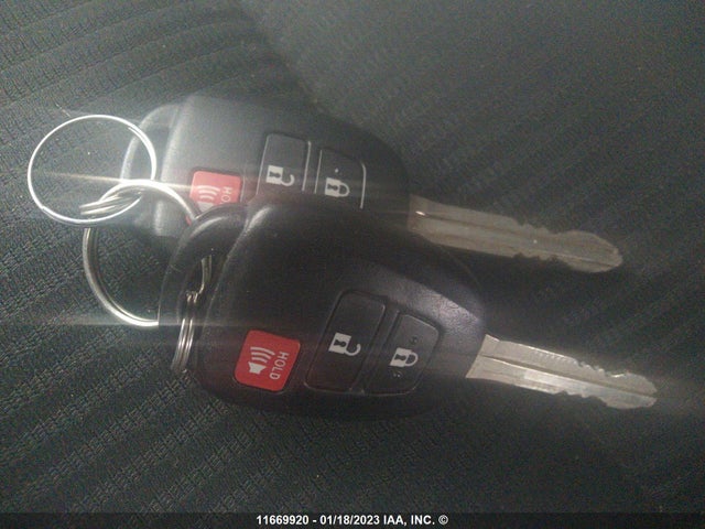 Toyota RAV4 LE 2017 2T3ZFREV8HW386740 Image 3
