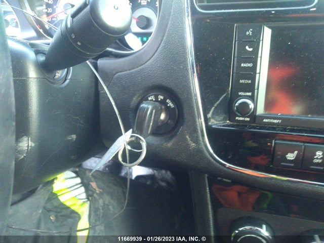 1C3CCBCG9DN771983 Chrysler 200 Limited