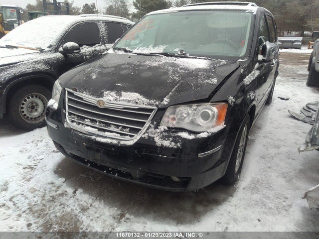 2A4RR6DX2AR123677 Chrysler Town & Country Limited