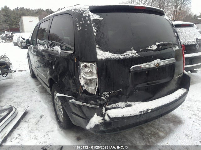 2A4RR6DX2AR123677 Chrysler Town & Country Limited