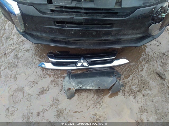 JA4JZ3AX2JZ603997 Mitsubishi Outlander Se/sel