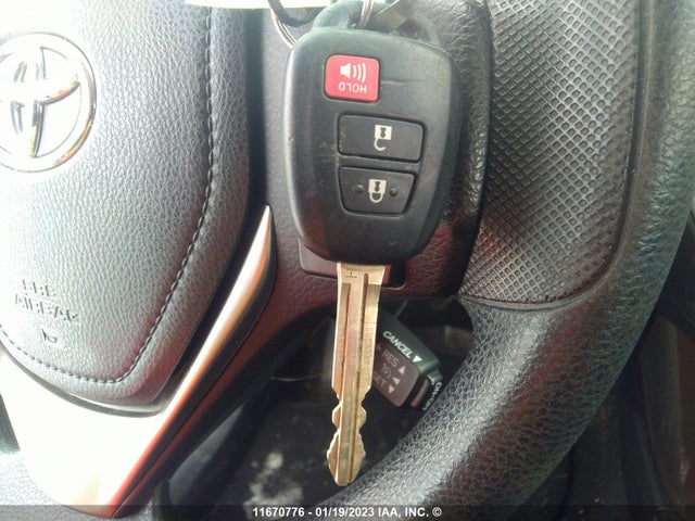 Toyota RAV4 LE 2015 2T3BFREV9FW388219 Image 3