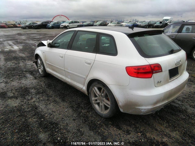 WAUKECFM1CA036409 Audi A3 Premium Plus