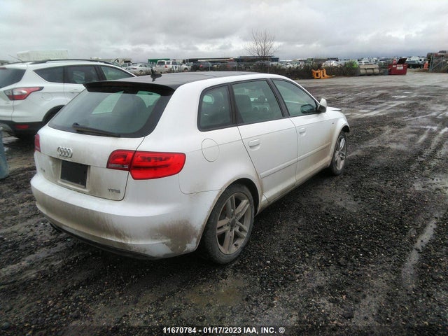 WAUKECFM1CA036409 Audi A3 Premium Plus
