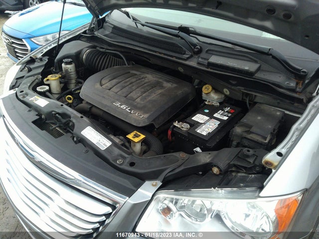 2C4RC1BG8DR664380 Chrysler Town & Country