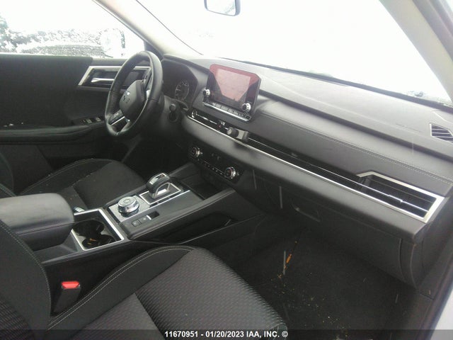 JA4J4UA81NZ615173 Mitsubishi Outlander Se/black Edition