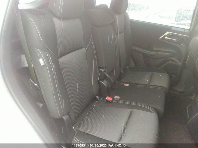 JA4J4UA81NZ615173 Mitsubishi Outlander Se/black Edition