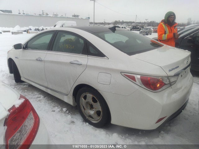 Hyundai SONATA HYBRID 2014 KMHEC4A46EA118251 Image 4