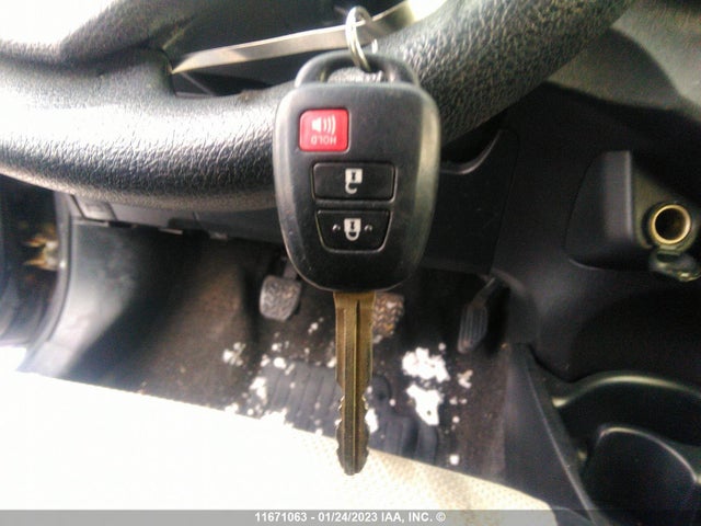 Toyota Yaris 2012 JTDKTUD30CD528128 Image 3