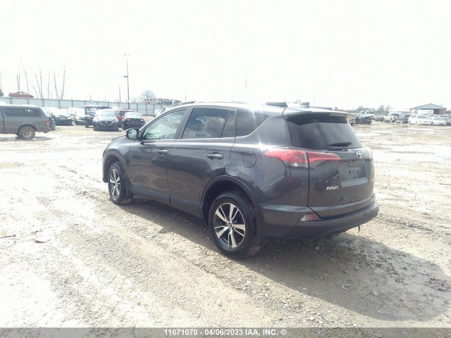 Toyota RAV4 LE 2018 2T3ZFREV5JW494495 Image 3
