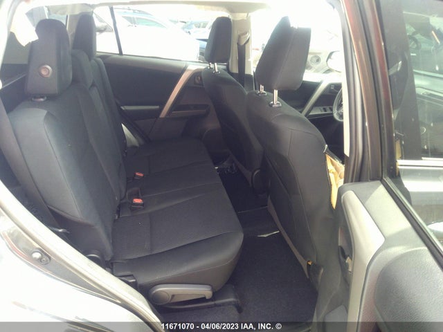 Toyota RAV4 LE 2018 2T3ZFREV5JW494495 Image 8