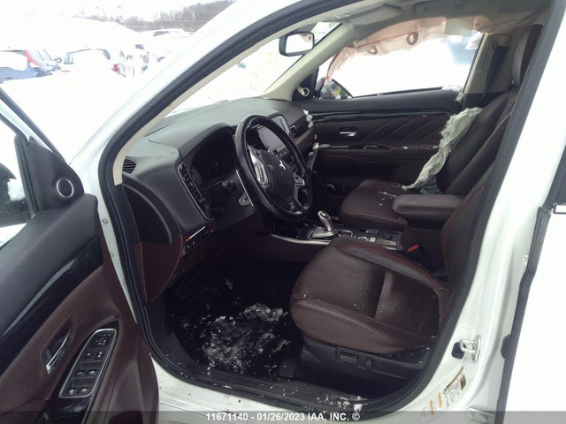 JA4J24A55JZ618308 Mitsubishi Outlander Se/gt