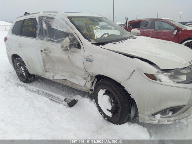 JA4J24A55JZ618308 Mitsubishi Outlander Se/gt